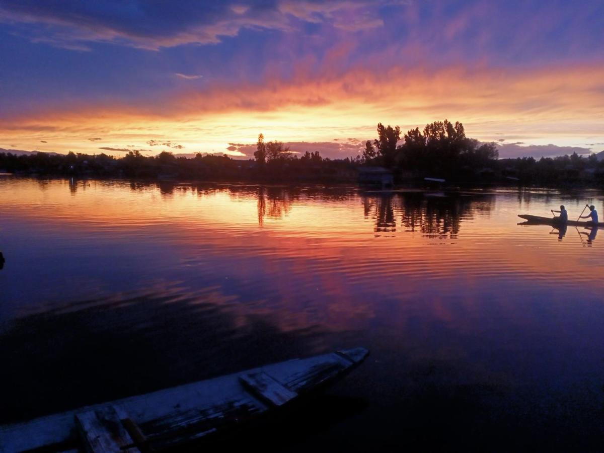 Goona Palace Houseboats Srīnagar Dış mekan fotoğraf