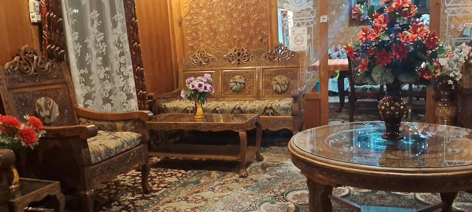 Goona Palace Houseboats Srīnagar Dış mekan fotoğraf
