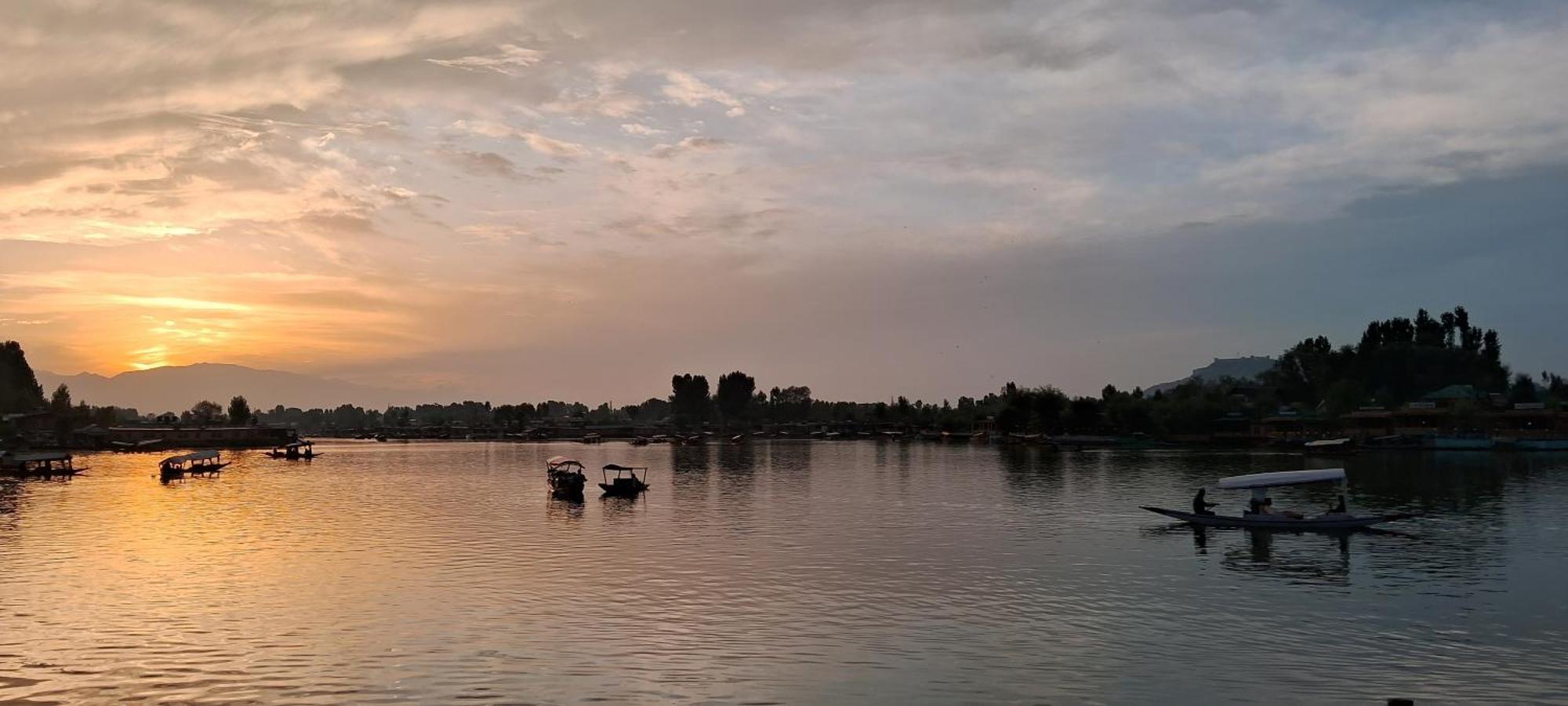 Goona Palace Houseboats Srīnagar Dış mekan fotoğraf