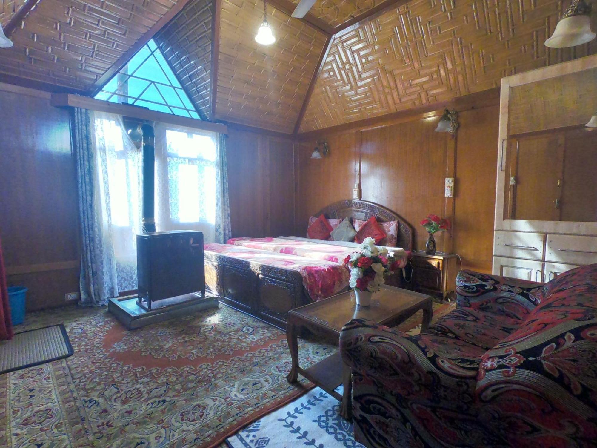 Goona Palace Houseboats Srīnagar Dış mekan fotoğraf