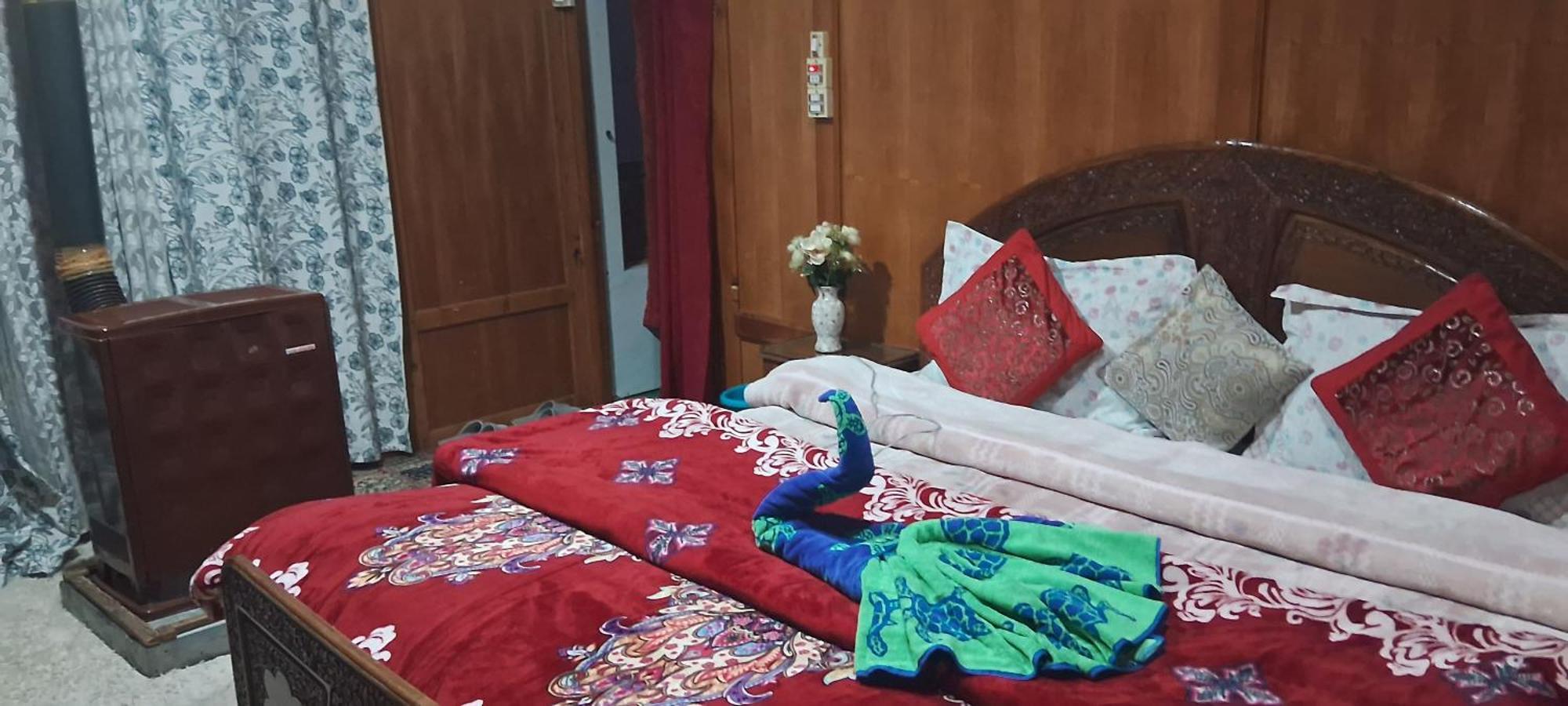 Goona Palace Houseboats Srīnagar Dış mekan fotoğraf