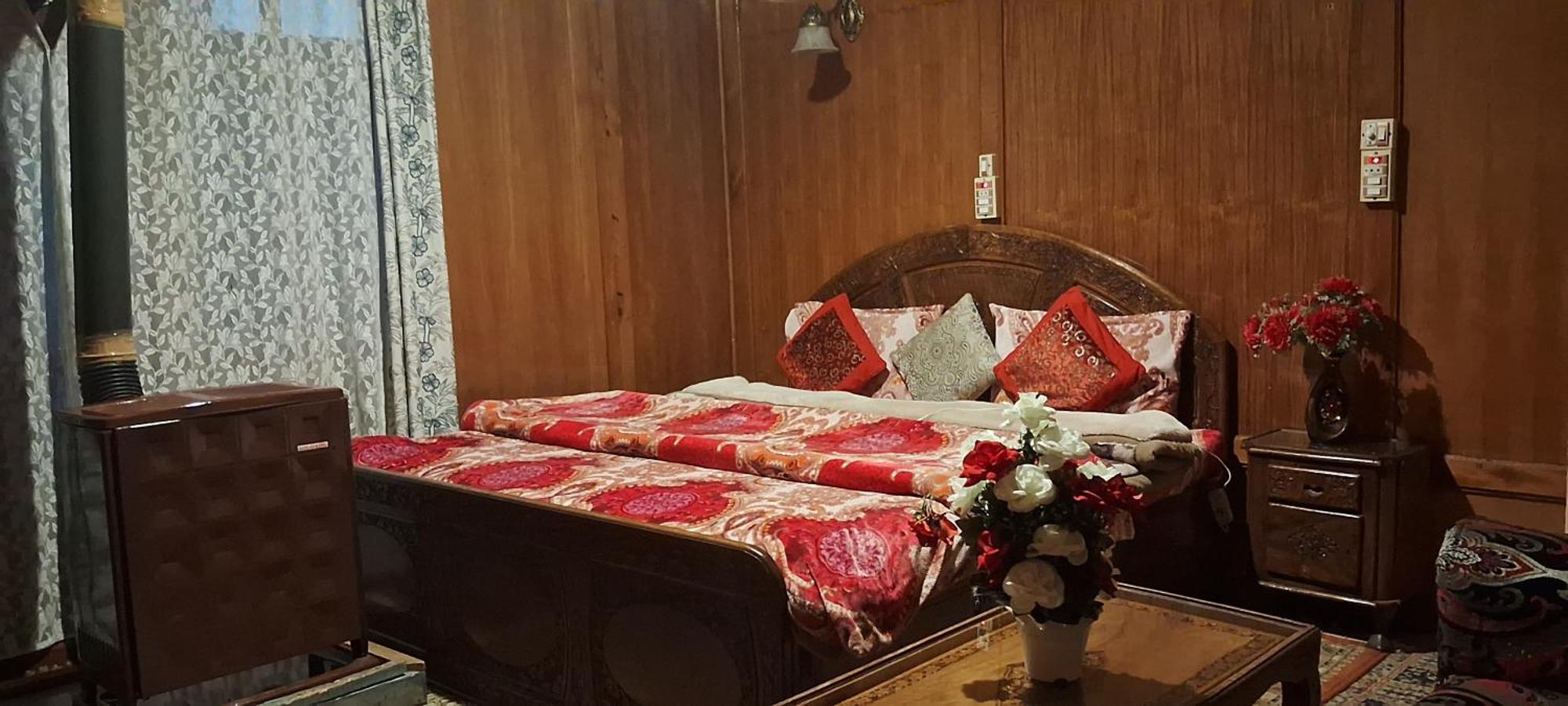 Goona Palace Houseboats Srīnagar Dış mekan fotoğraf