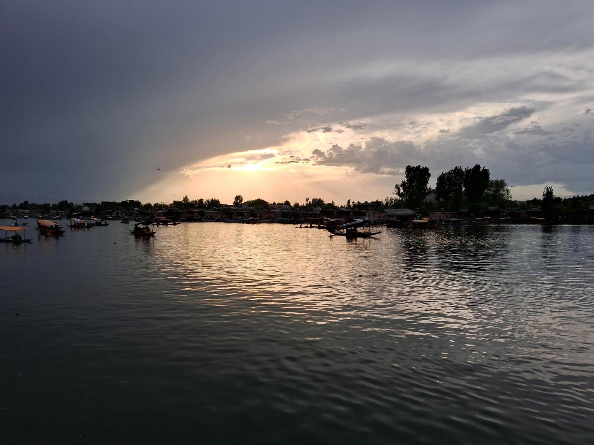Goona Palace Houseboats Srīnagar Dış mekan fotoğraf