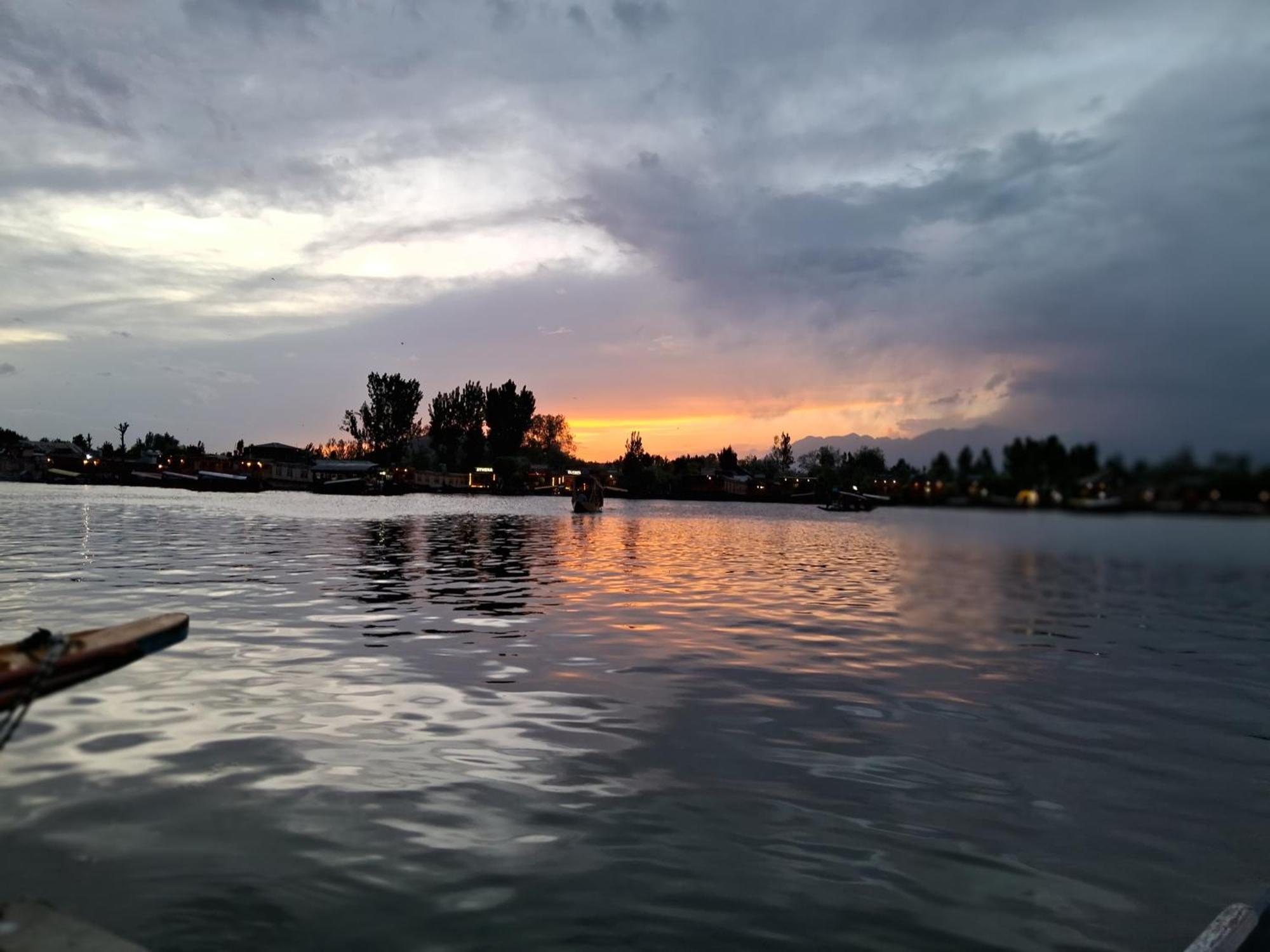 Goona Palace Houseboats Srīnagar Dış mekan fotoğraf