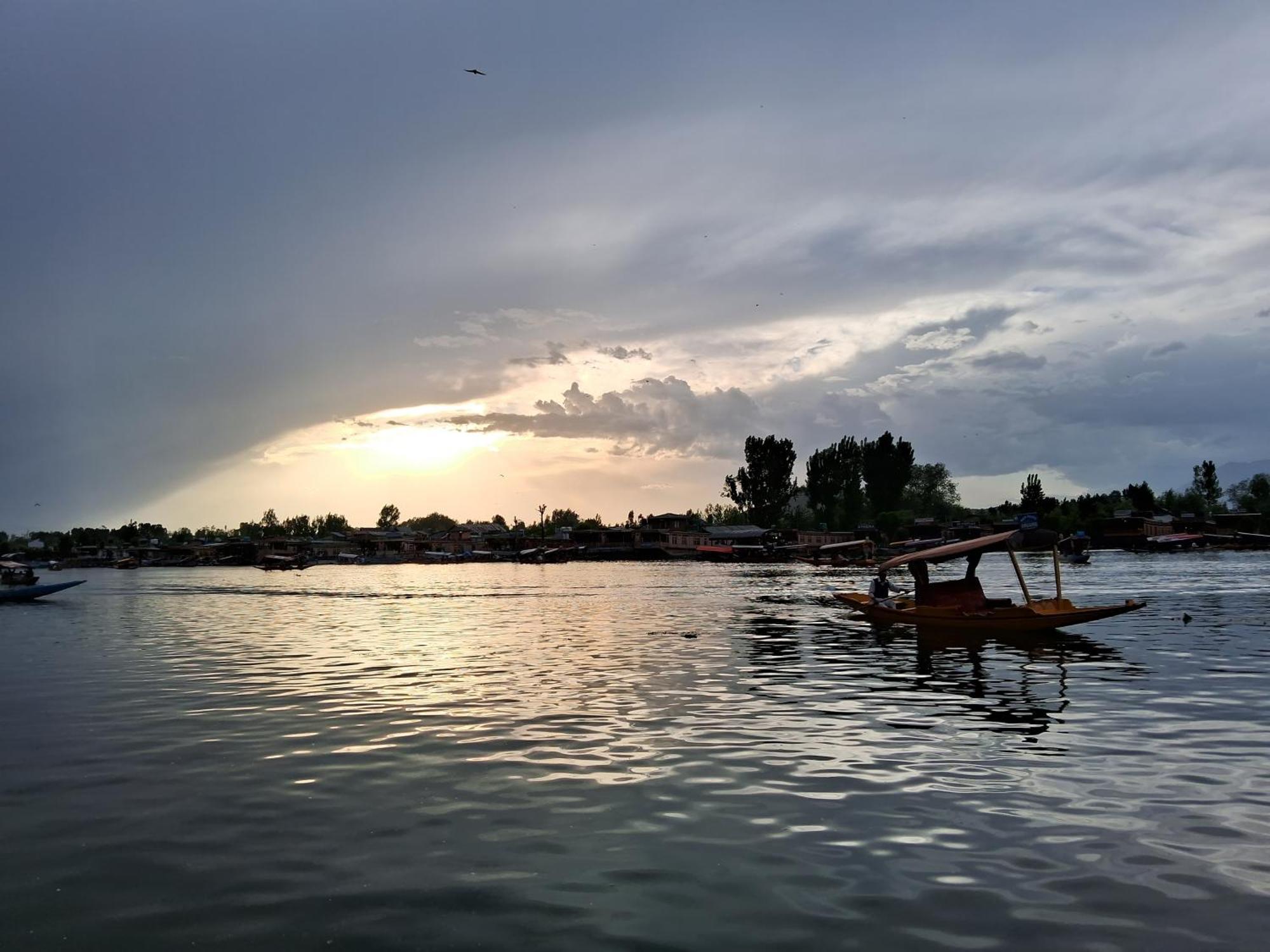 Goona Palace Houseboats Srīnagar Dış mekan fotoğraf