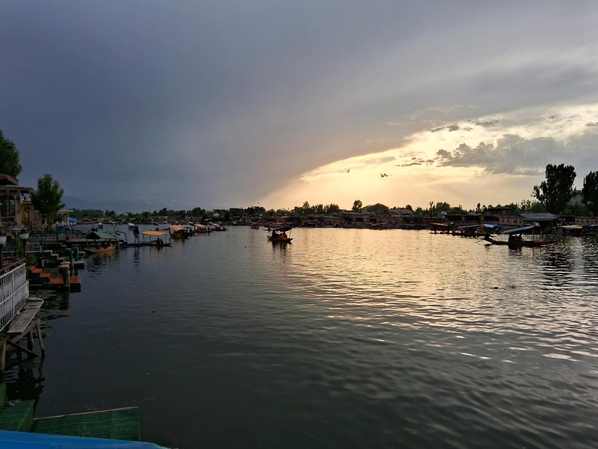 Goona Palace Houseboats Srīnagar Dış mekan fotoğraf
