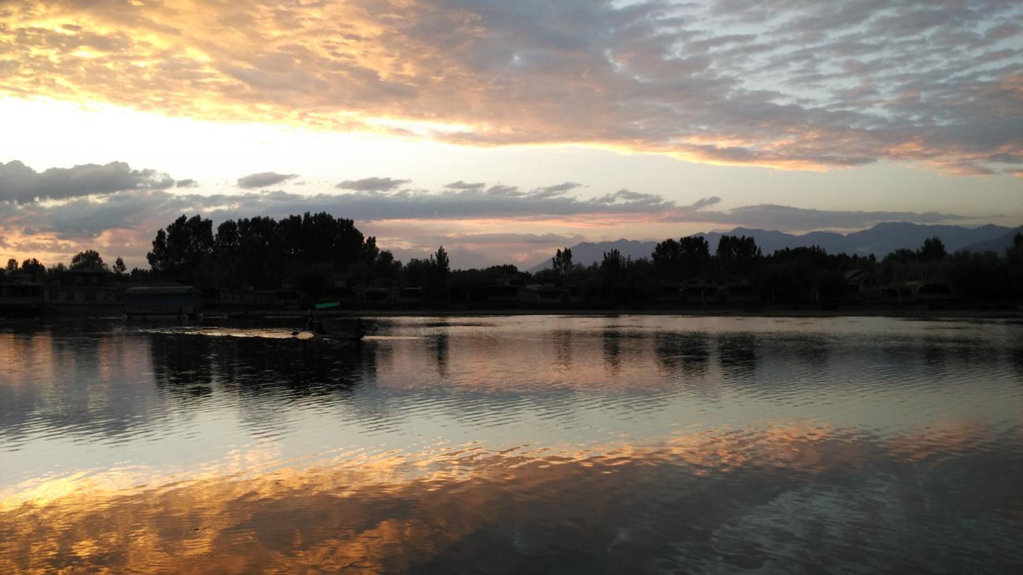 Goona Palace Houseboats Srīnagar Dış mekan fotoğraf
