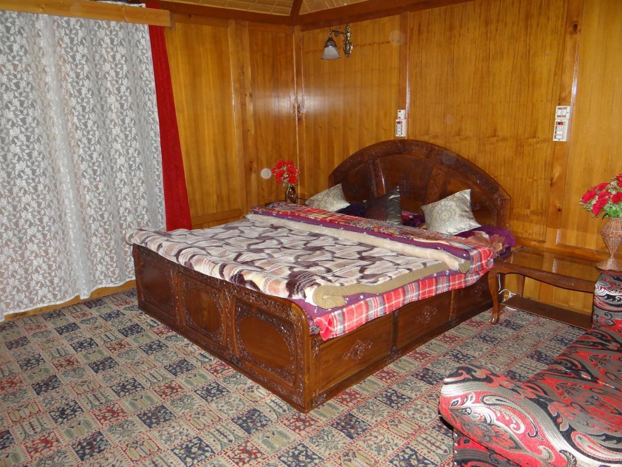 Goona Palace Houseboats Srīnagar Dış mekan fotoğraf