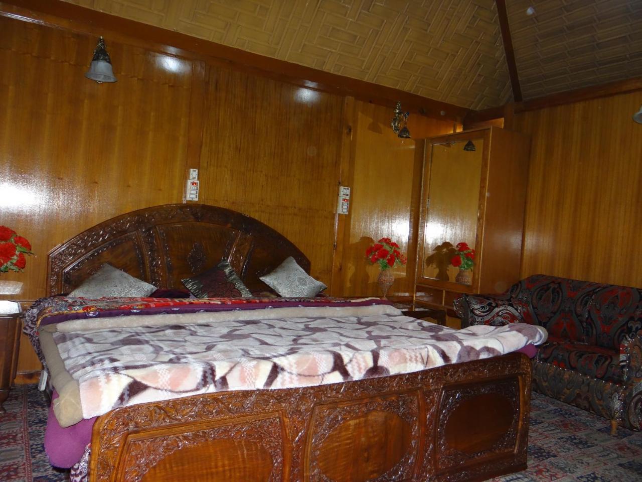 Goona Palace Houseboats Srīnagar Dış mekan fotoğraf