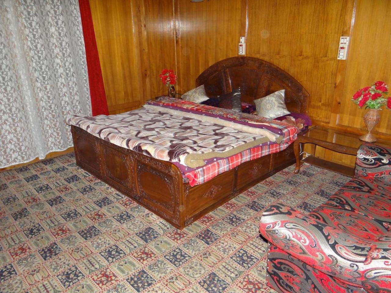 Goona Palace Houseboats Srīnagar Dış mekan fotoğraf