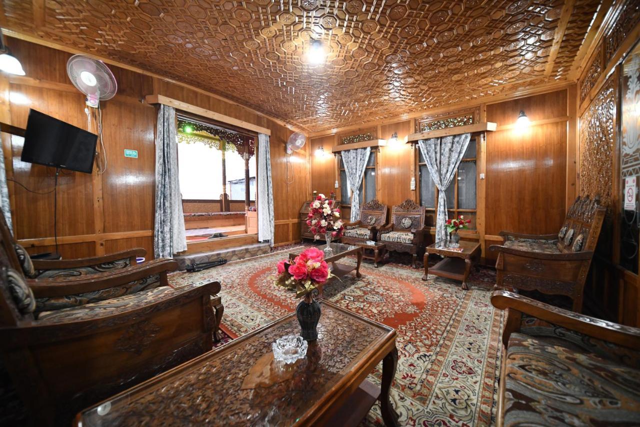 Goona Palace Houseboats Srīnagar Dış mekan fotoğraf