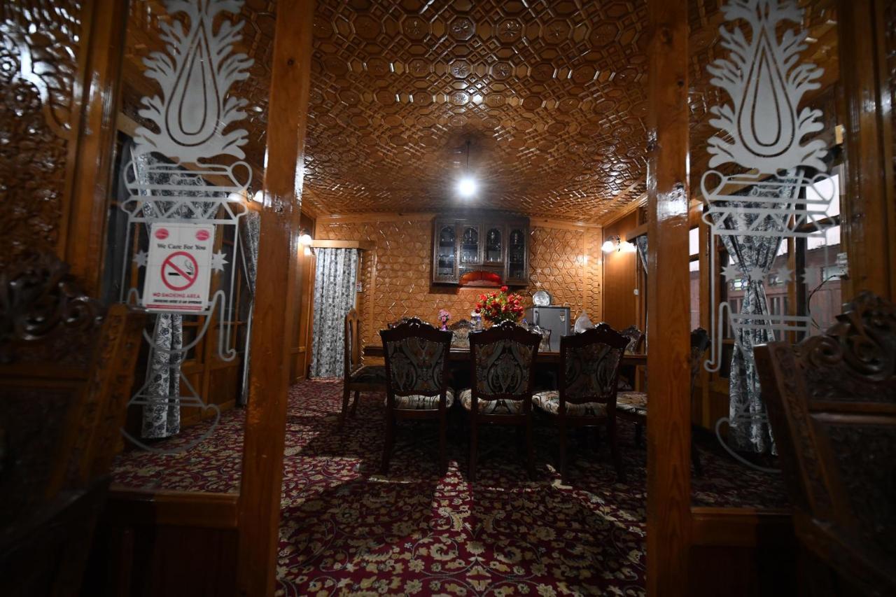 Goona Palace Houseboats Srīnagar Dış mekan fotoğraf
