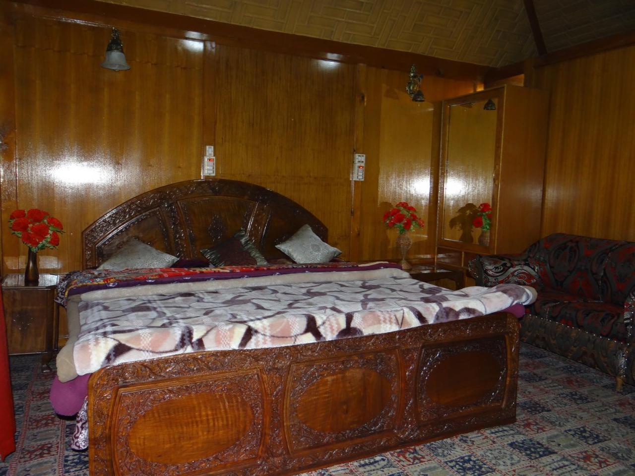 Goona Palace Houseboats Srīnagar Dış mekan fotoğraf